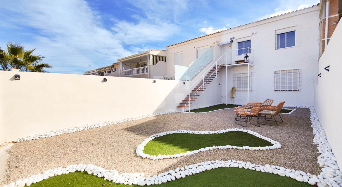 T · La Revente ORIHUELA COSTA · Cabo Roig