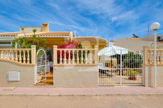 Chalets Pareados - Odsprzedaż - TORREVIEJA - 