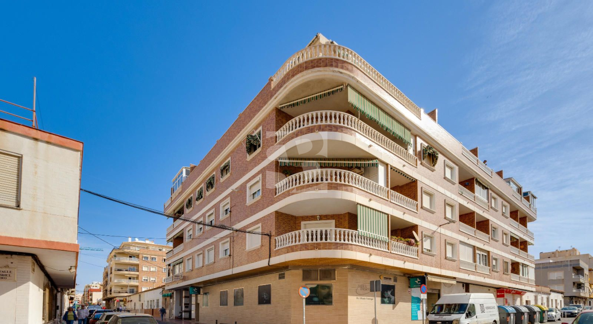 A · Segunda Mano TORREVIEJA · Puerto deportivo marina salinas