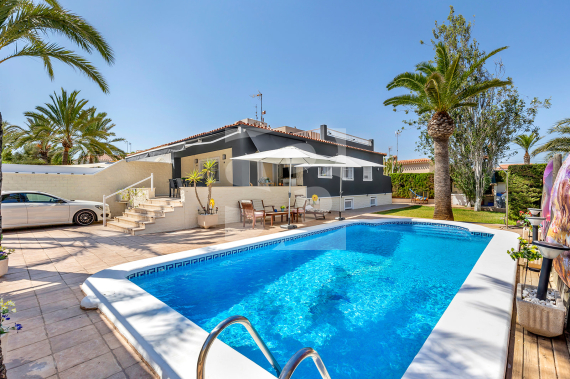 Villa - Segunda Mano - TORREVIEJA - Rocio del Mar