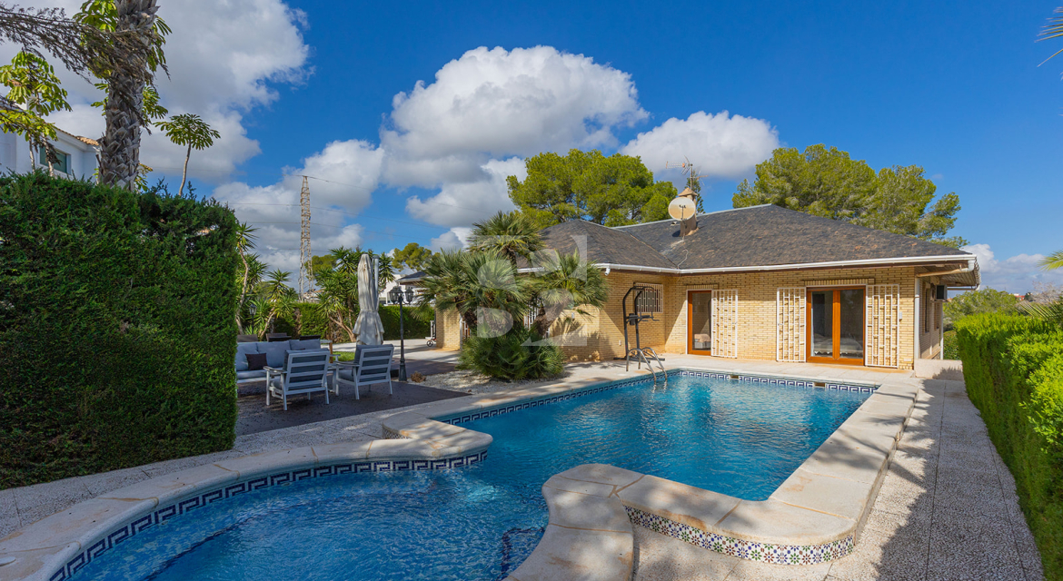 Villa · Segunda Mano ORIHUELA COSTA · Las Filipinas