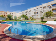 A · La Revente TORREVIEJA · El Acequión - Los Náufragos