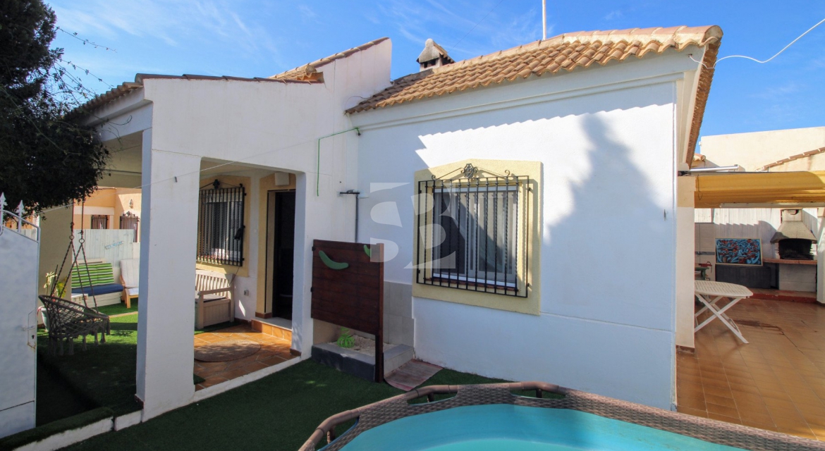 Chalet · Продажа TORREVIEJA · Playa De Los Locos