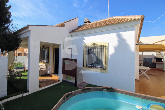 Chalet - Odsprzedaż - TORREVIEJA - Playa De Los Locos