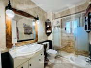 Attique · La Revente La Mata · Alanis