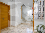 p · La Revente ALMORADÍ · Almoradi