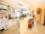 v · Resale TORREVIEJA · La siesta