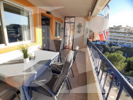 A · La Revente Villamartin
