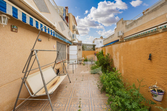 terraced house - Odsprzedaż - TORREVIEJA - Zona Carrefour