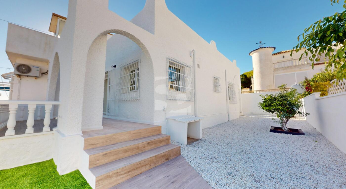 T · Продажа ORIHUELA COSTA · Blue Lagoon