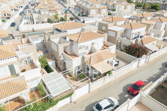 Апартамент - Продажа - TORREVIEJA - Aguas Nuevas