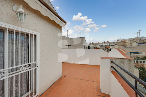 terraced house - Resale - TORREVIEJA - Los Balcones