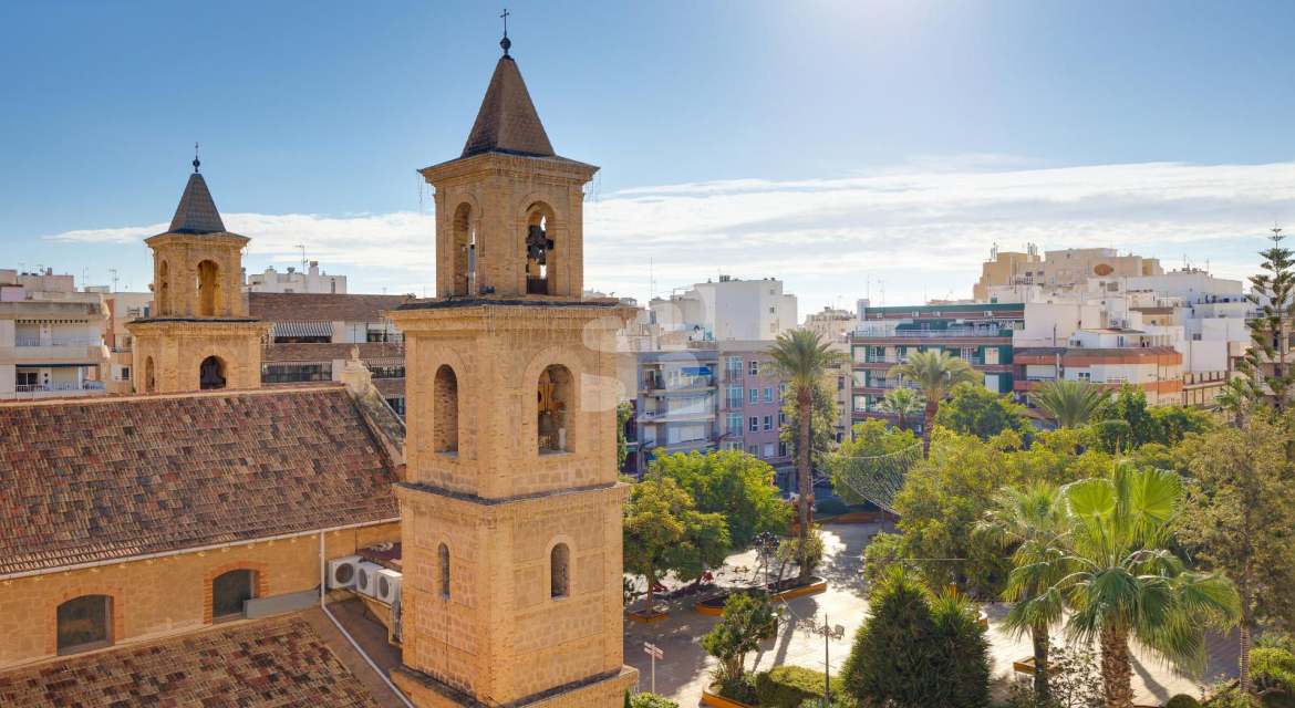 A · La Revente TORREVIEJA · Centro