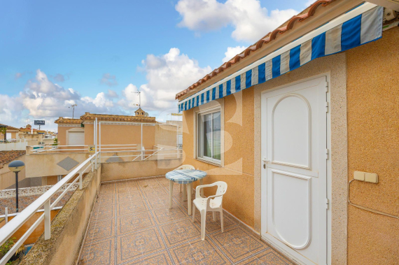 terraced house - Odsprzedaż - TORREVIEJA - Zona Carrefour