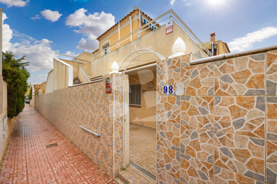 terraced house - Odsprzedaż - TORREVIEJA - Zona Carrefour