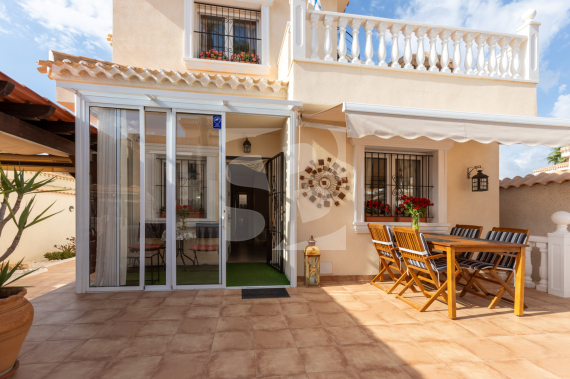 Chalet - Продажа - ORIHUELA COSTA - Playa Flamenca