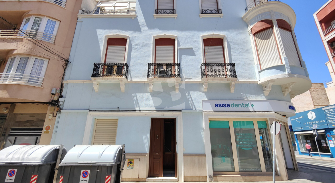 A · La Revente TORREVIEJA · Torrevieja