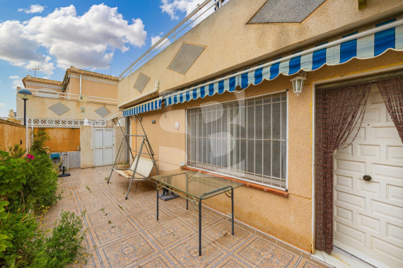 terraced house - Odsprzedaż - TORREVIEJA - Zona Carrefour