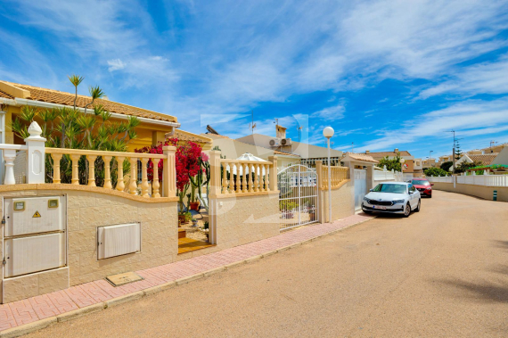 Chalets Pareados - Odsprzedaż - TORREVIEJA - 