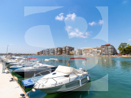 A · Segunda Mano TORREVIEJA · Puerto deportivo marina salinas