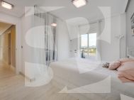 p · La Revente ALMORADÍ · Almoradi