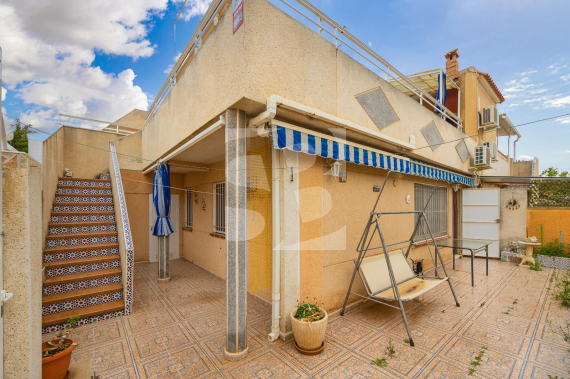 terraced house - Odsprzedaż - TORREVIEJA - Zona Carrefour