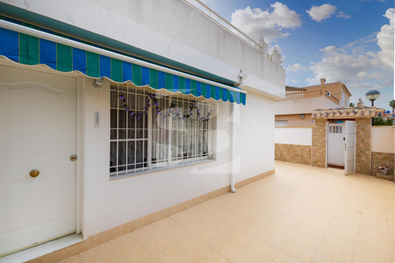 terraced house - Продажа - TORREVIEJA - Torrevieja