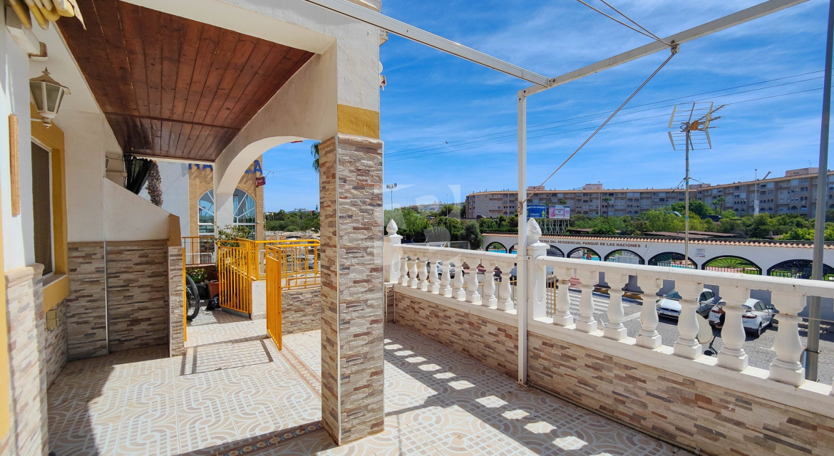 T · La Revente TORREVIEJA · La Siesta - El Chaparral - San Luis