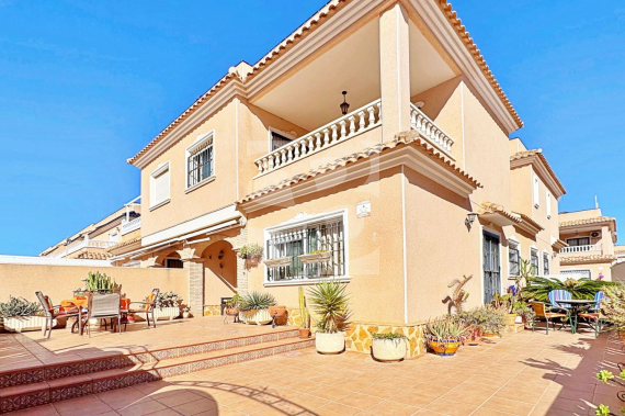 Townhouse - Odsprzedaż - ORIHUELA COSTA - 