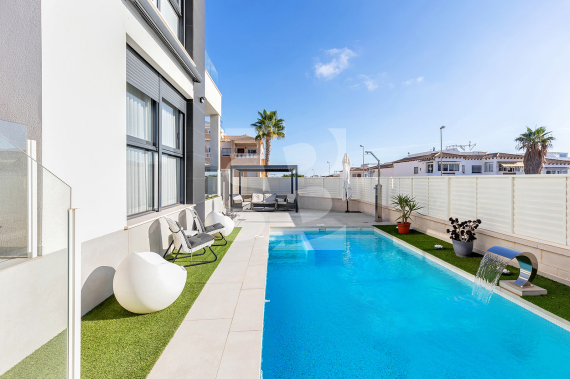 Villa - La Revente - ORIHUELA COSTA - Orihuela Costa