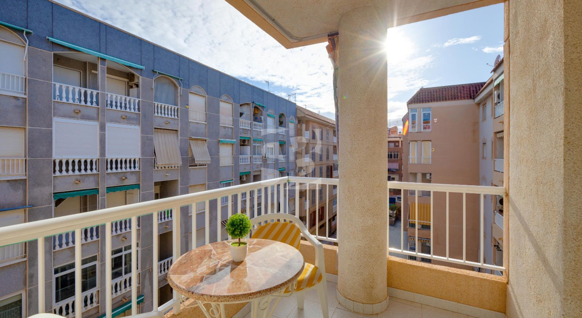 A · Resale TORREVIEJA · El Acequión - Los Náufragos