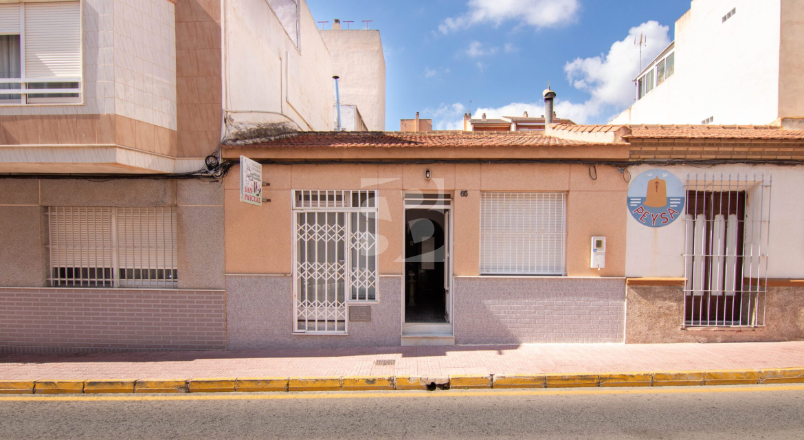 B · La Revente TORREVIEJA · Torrevieja