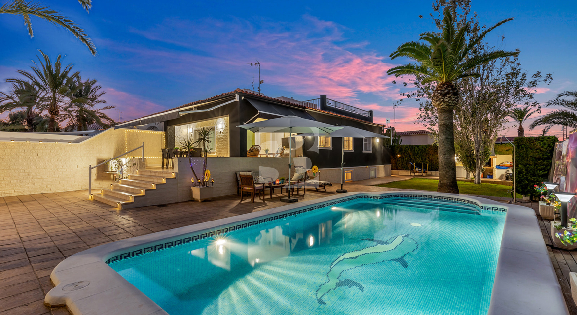 Вилла · Продажа TORREVIEJA · Rocio del Mar