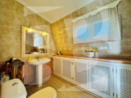 Attique · La Revente La Mata · Alanis