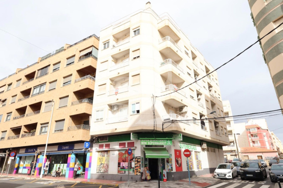 Apartment - Resale - TORREVIEJA - Torrevieja