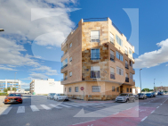 p · La Revente ALMORADÍ · Almoradi