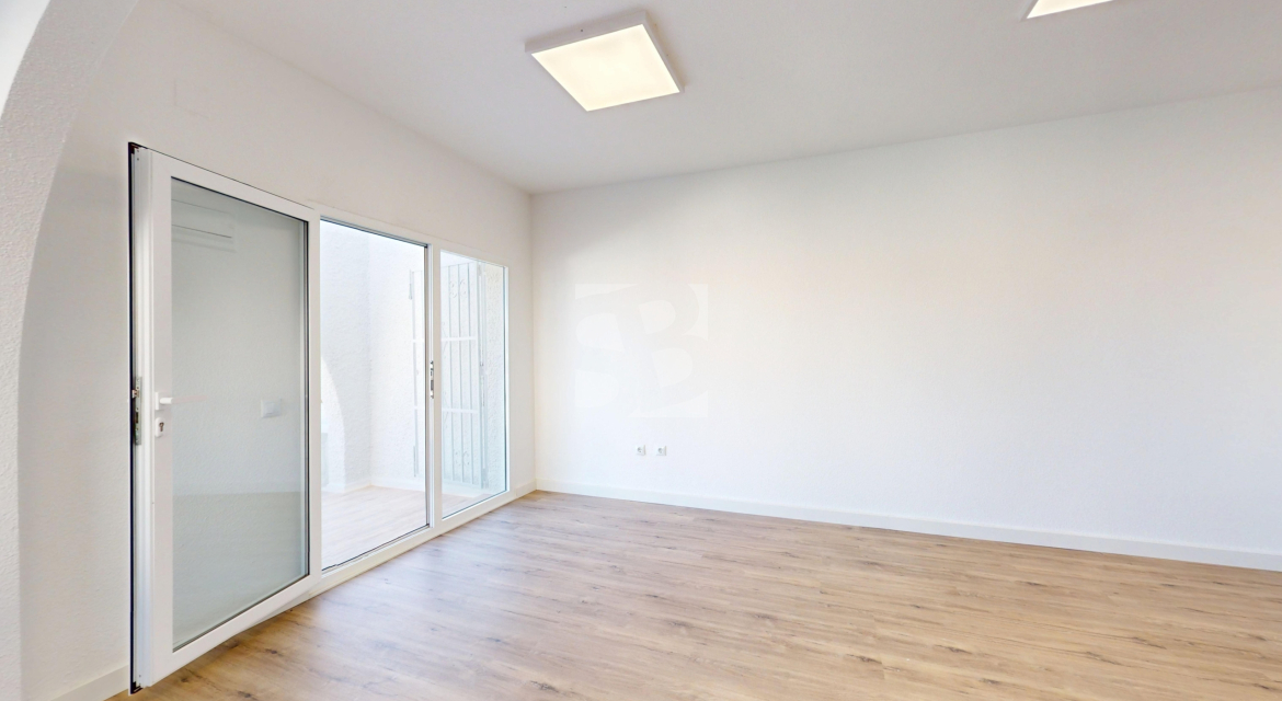 A · La Revente TORREVIEJA · Torrevieja