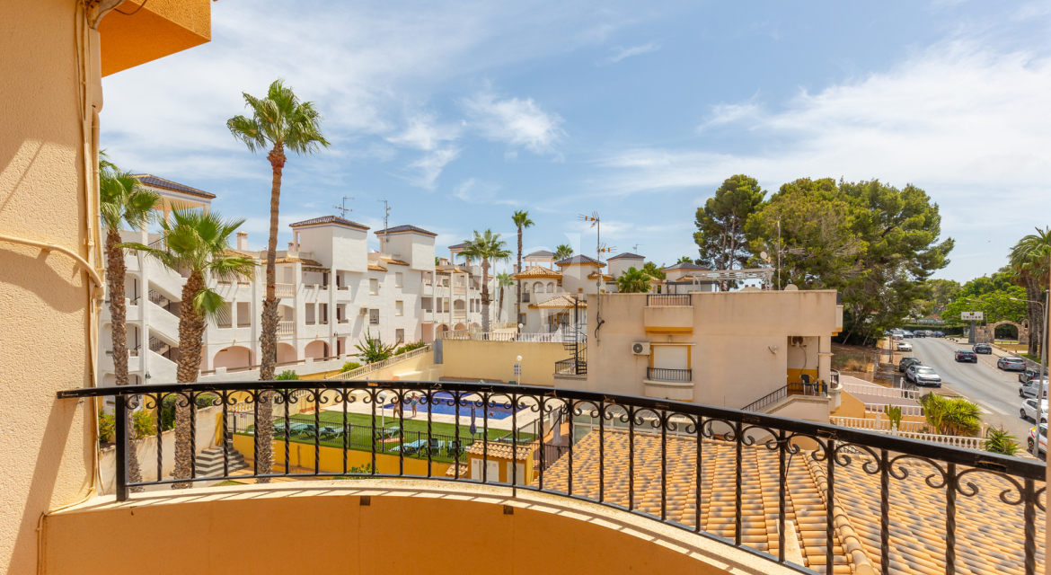 Apartment · Resale ORIHUELA · Villamartin