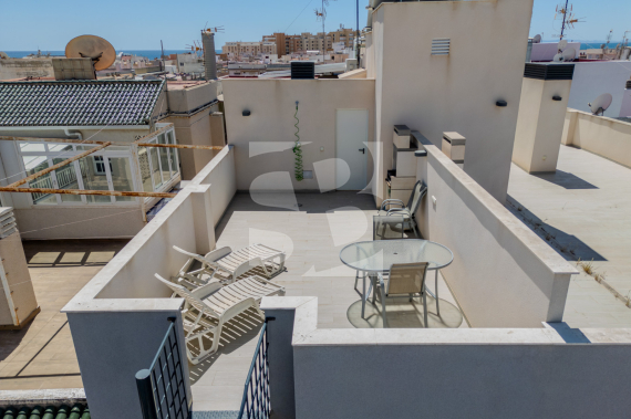 Apartment - Penthouse - Odsprzedaż - TORREVIEJA - Torrevieja