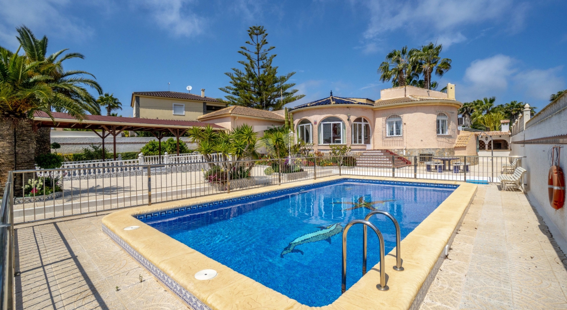 Вилла · Продажа Torrevieja Centro · San Luis