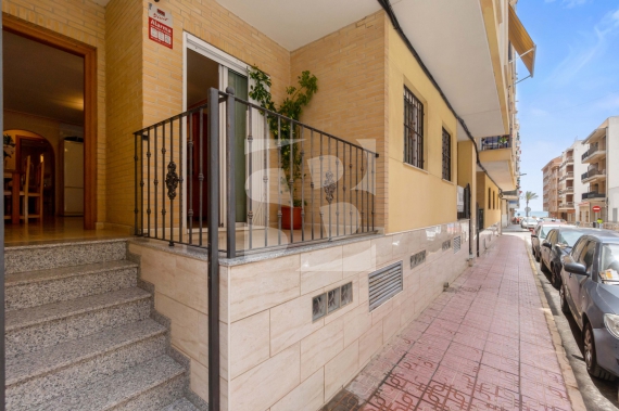 Апартамент - Продажа - TORREVIEJA -  Центр