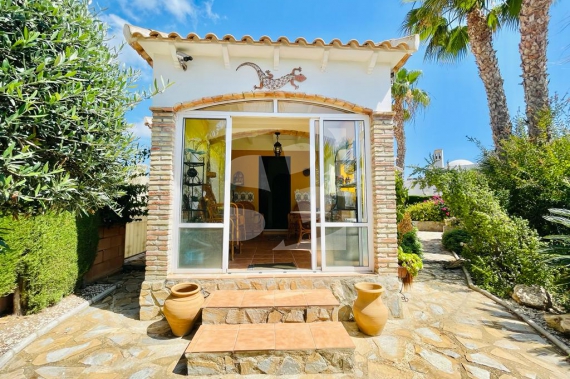 Villa - Resale - ORIHUELA COSTA - Punta Prima