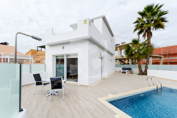 Villa - Nouvelle construction - TORREVIEJA - Zone Carrefour