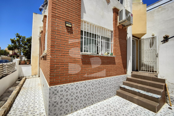 Смежный дом - Продажа - TORREVIEJA - Los Altos