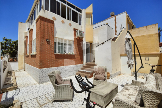 Смежный дом - Продажа - TORREVIEJA - Los Altos