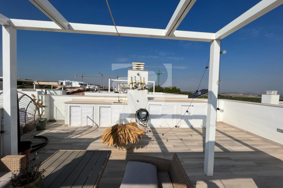 Вилла - Продажа - TORREVIEJA - Los Balcones