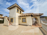 Villa · Resale ORIHUELA COSTA · La Zenia