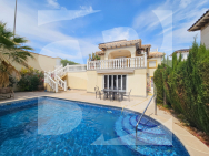 Villa · Resale ORIHUELA COSTA · La Zenia