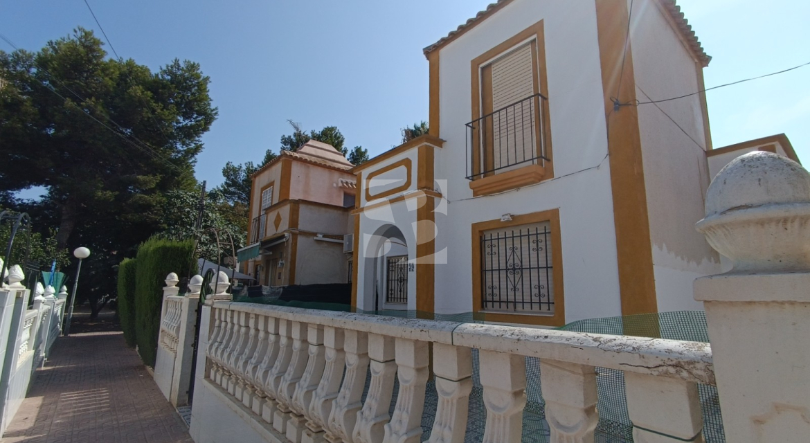 Row house · Resale TORREVIEJA · Carrefour Area