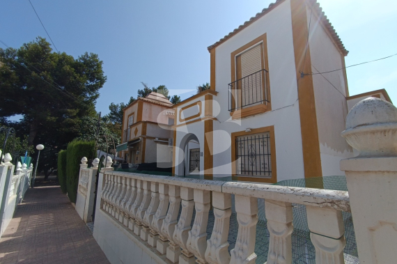 Смежный дом - Продажа - TORREVIEJA - Зона Карефур